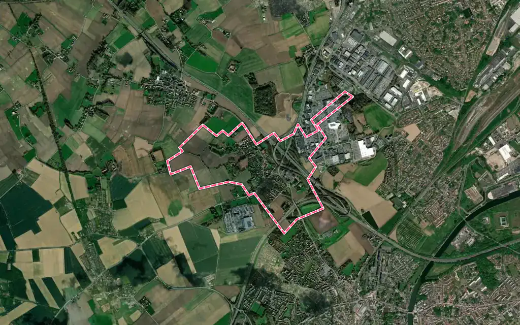 Vue satellite de Englos avec ses contours administratifs