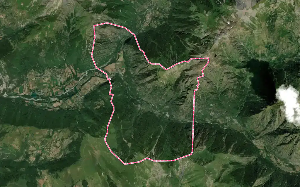 Vue satellite de Entraigues avec ses contours administratifs