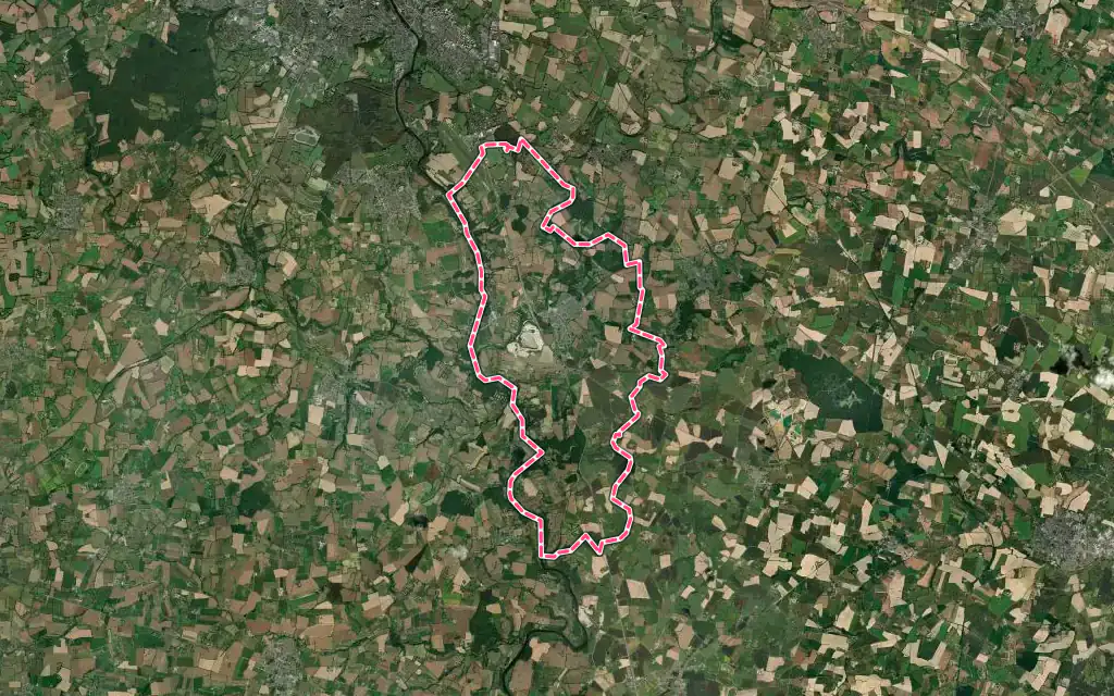 Vue satellite de Entrammes avec ses contours administratifs