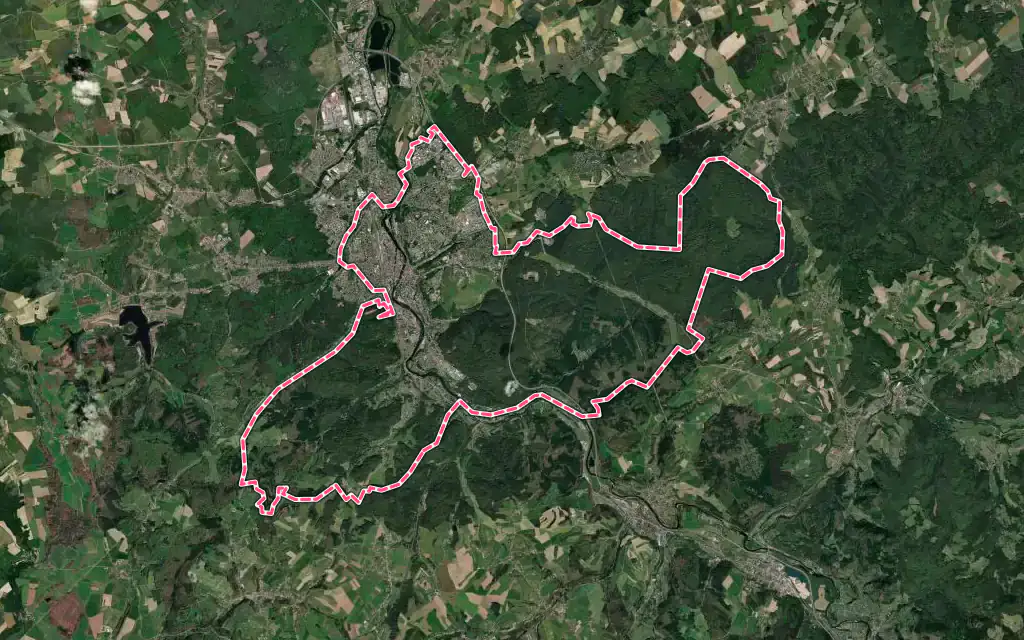 Vue satellite de Épinal avec ses contours administratifs