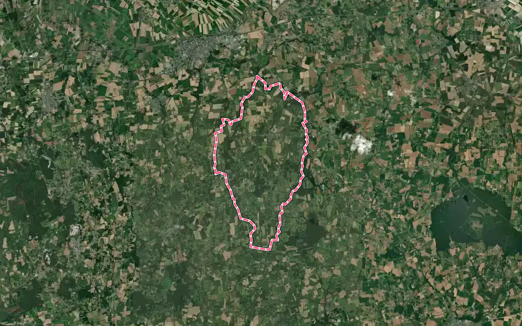 Vue satellite de Epiniac avec ses contours administratifs