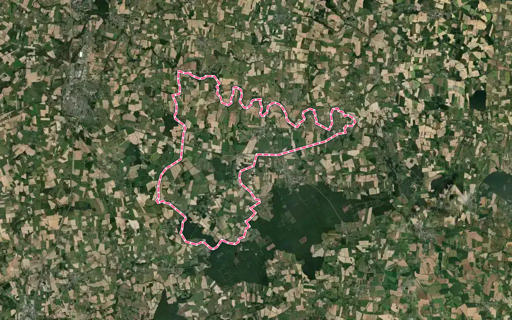 Vue satellite de Ercé-en-Lamée avec ses contours administratifs