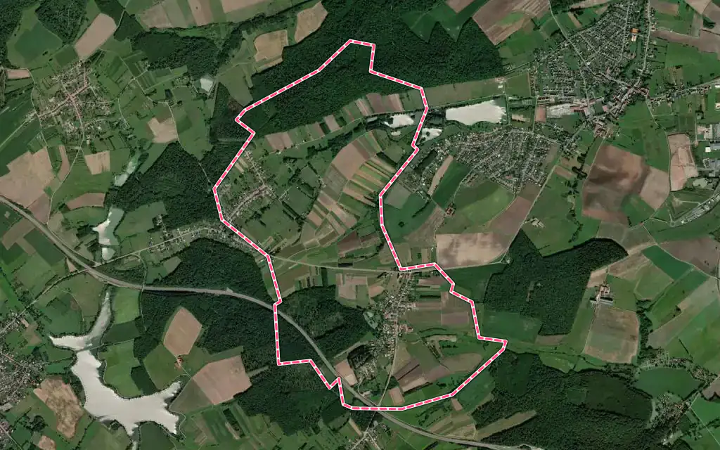 Vue satellite de Ernestviller avec ses contours administratifs