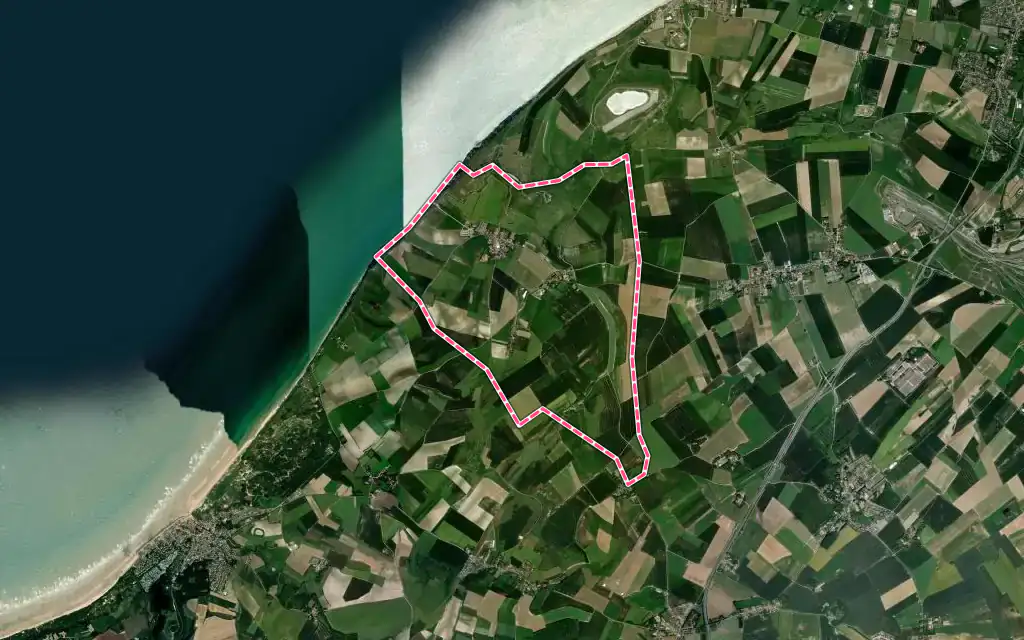 Vue satellite de Escalles avec ses contours administratifs