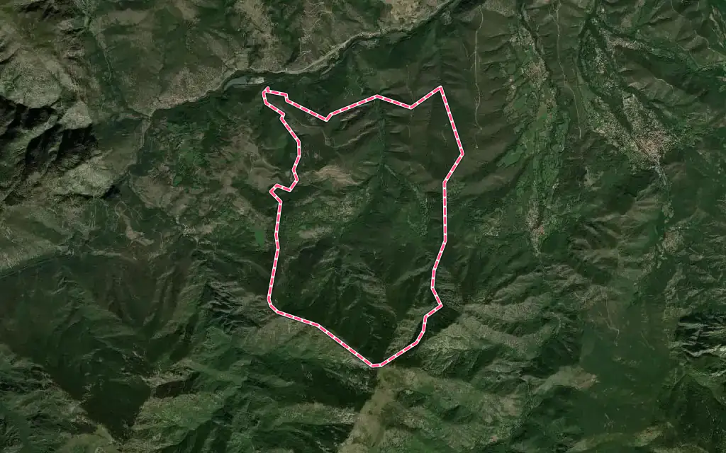 Vue satellite de Escaro avec ses contours administratifs