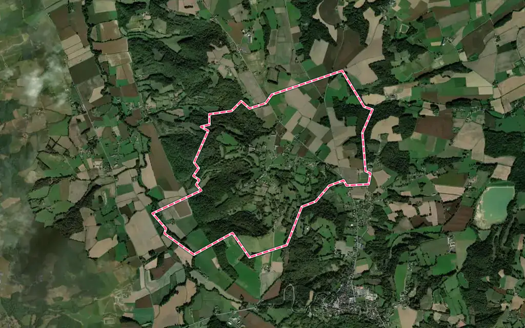Vue satellite de Escurès avec ses contours administratifs
