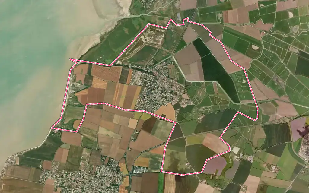 Vue satellite de Esnandes avec ses contours administratifs