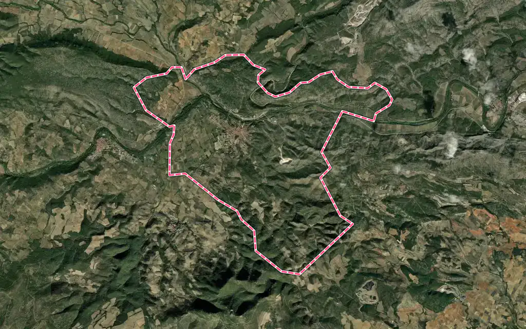 Vue satellite de Estagel avec ses contours administratifs