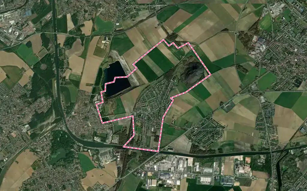 Vue satellite de Estevelles avec ses contours administratifs