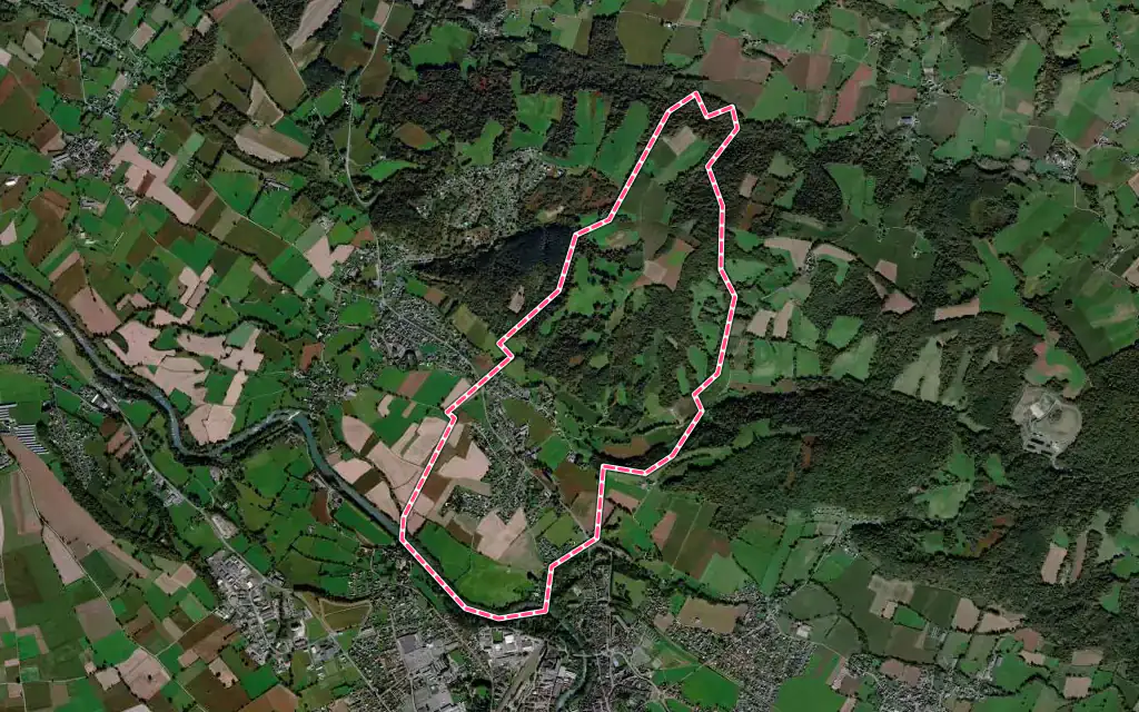 Vue satellite de Estos avec ses contours administratifs