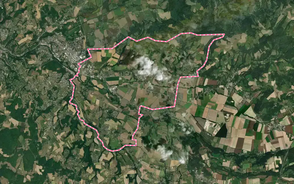 Vue satellite de Estrablin avec ses contours administratifs
