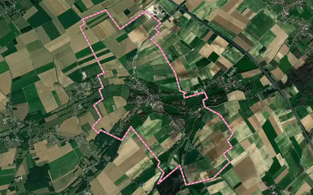 Vue satellite de Estrée-Blanche avec ses contours administratifs
