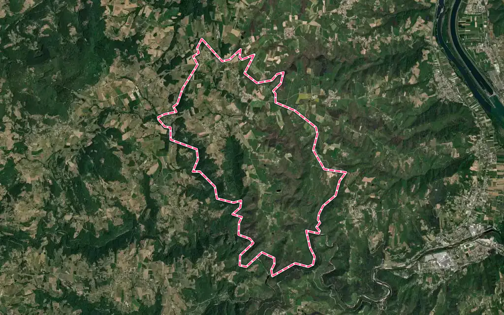 Vue satellite de Étables avec ses contours administratifs