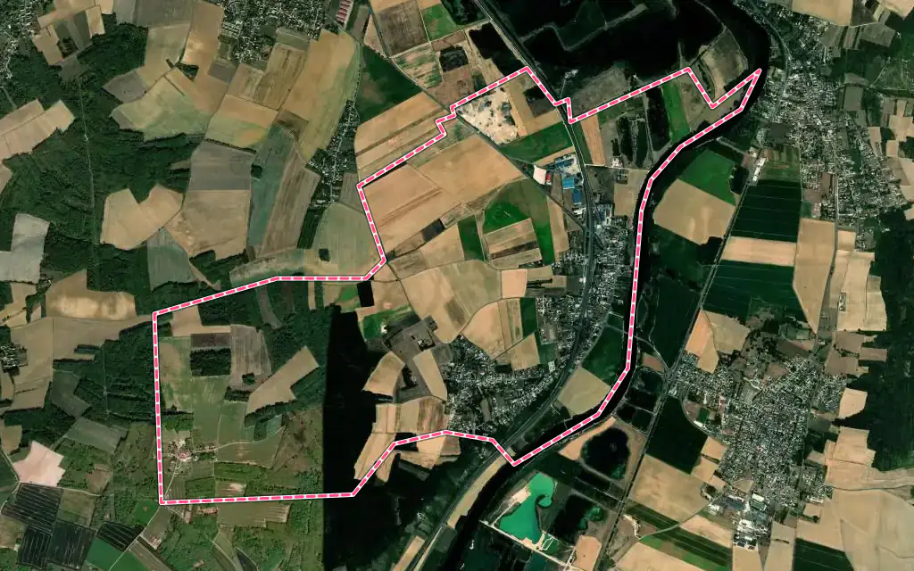 Vue satellite de Étigny avec ses contours administratifs