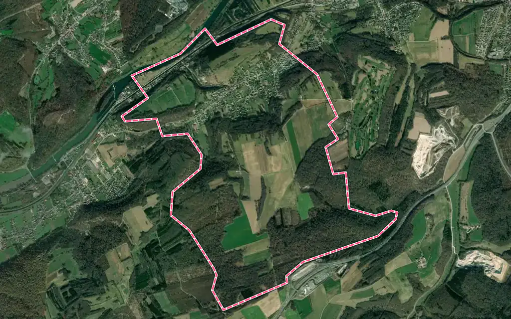 Vue satellite de Étouvans avec ses contours administratifs