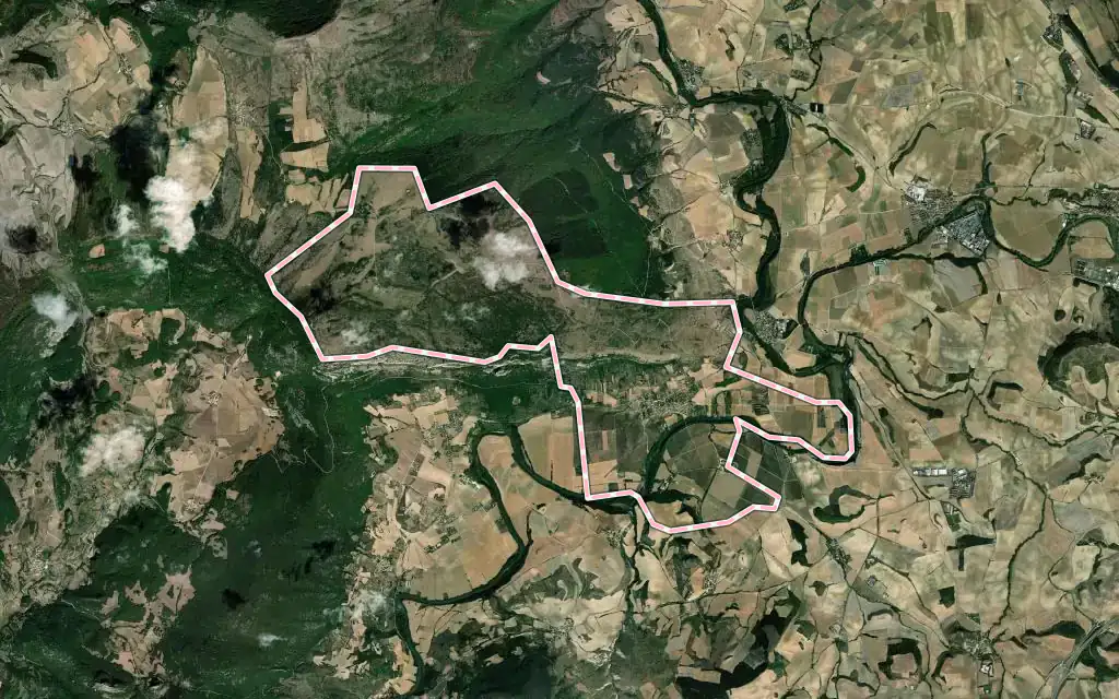 Vista satélite de Etxauri con su contorno administrativo