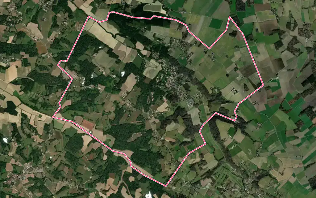 Vue satellite de Eugénie-les-Bains avec ses contours administratifs