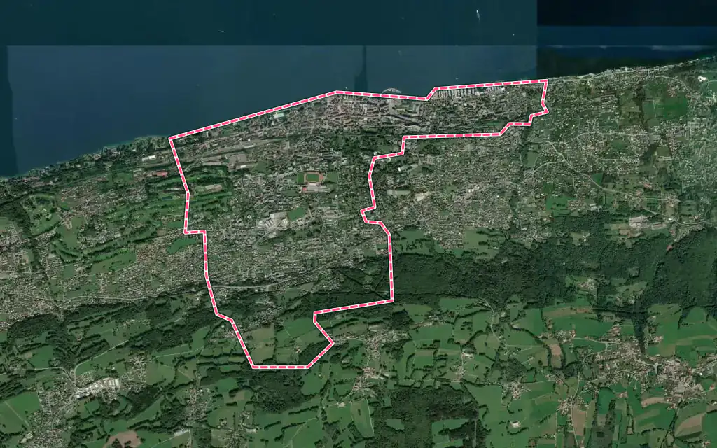 Vue satellite de Évian-les-Bains avec ses contours administratifs