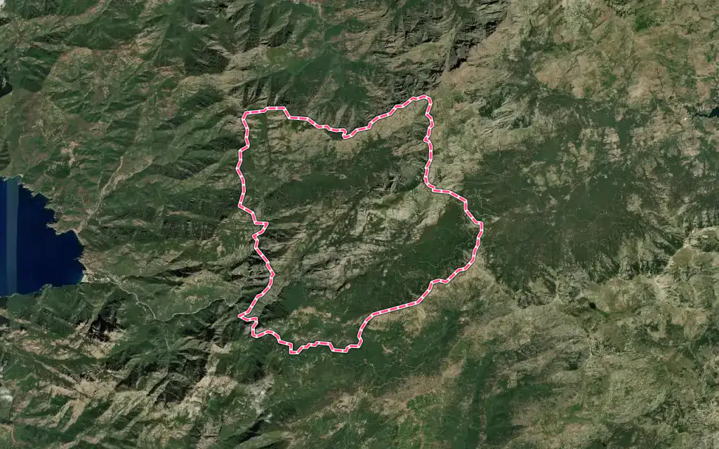 Vue satellite de Évisa avec ses contours administratifs