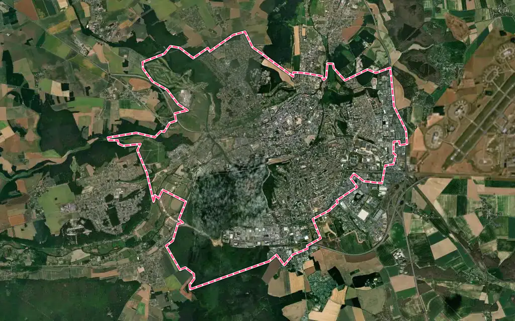 Vue satellite de Évreux avec ses contours administratifs