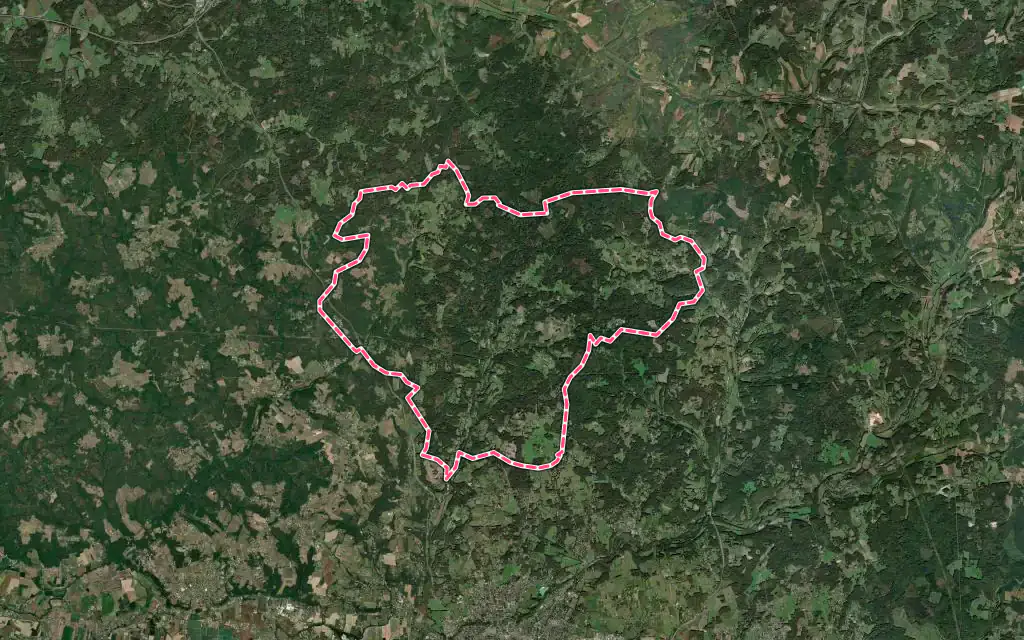 Vue satellite de Eyraud-Crempse-Maurens avec ses contours administratifs