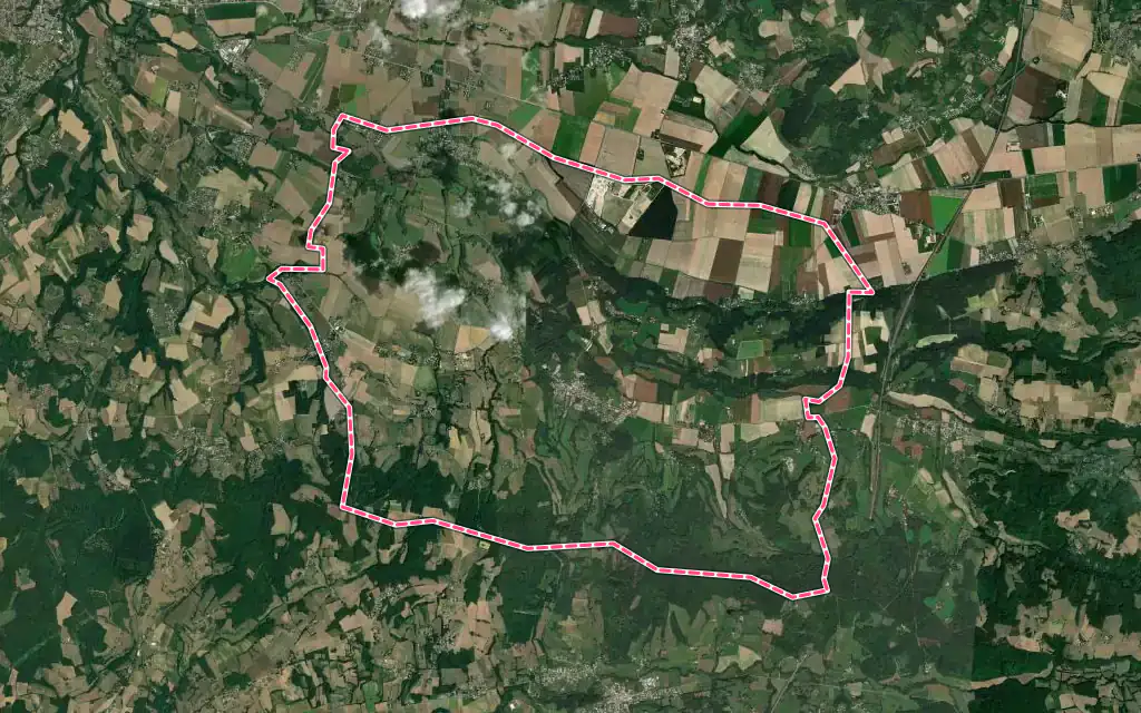 Vue satellite de Eyzin-Pinet avec ses contours administratifs