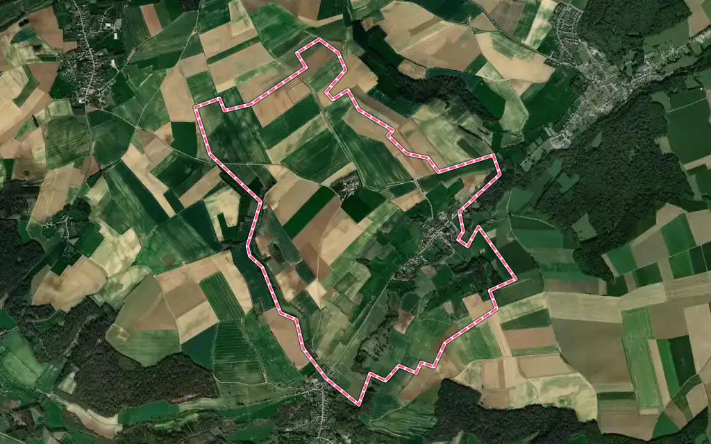 Vue satellite de Famechon avec ses contours administratifs