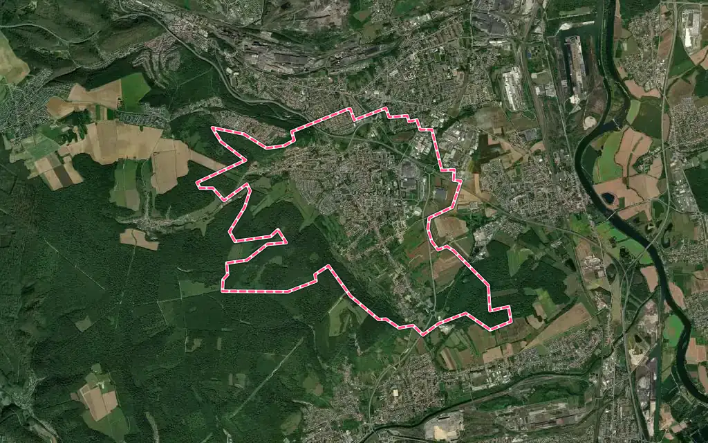 Vue satellite de Fameck avec ses contours administratifs
