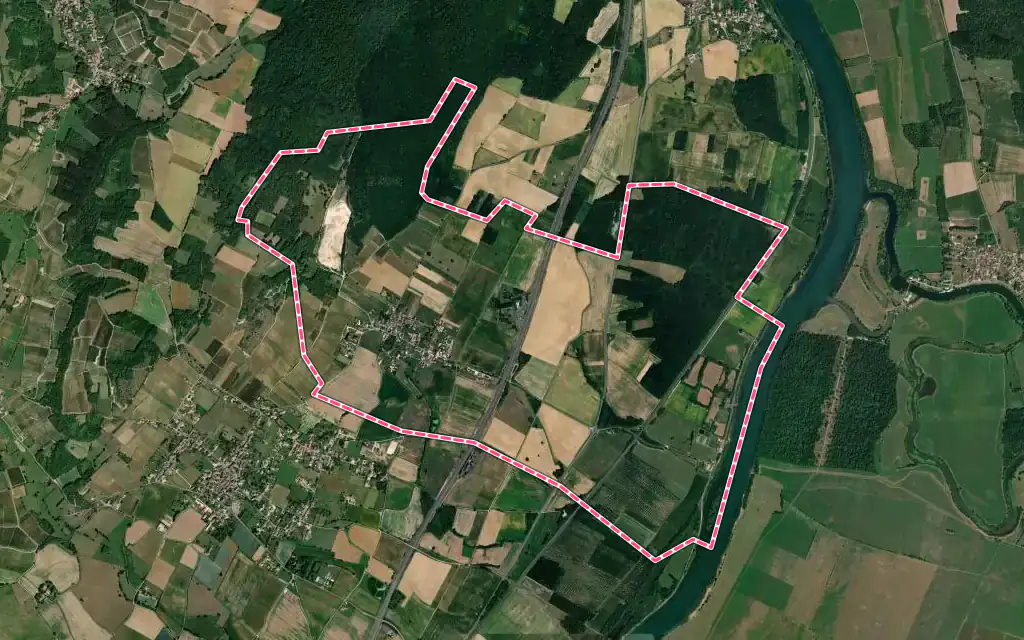 Vue satellite de Farges-lès-Mâcon avec ses contours administratifs