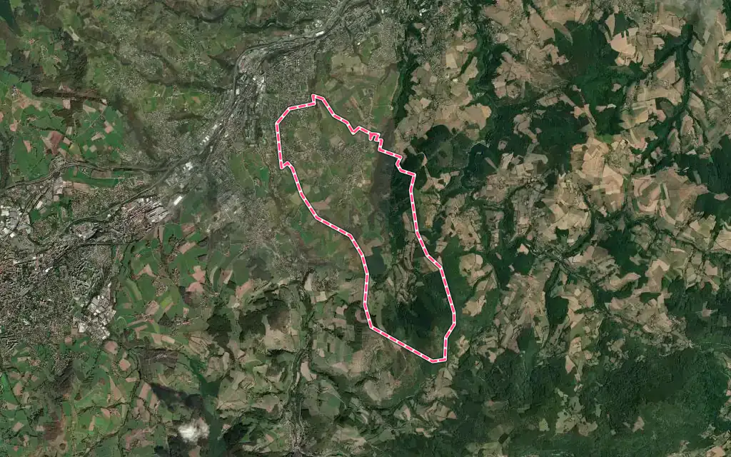 Vue satellite de Farnay avec ses contours administratifs