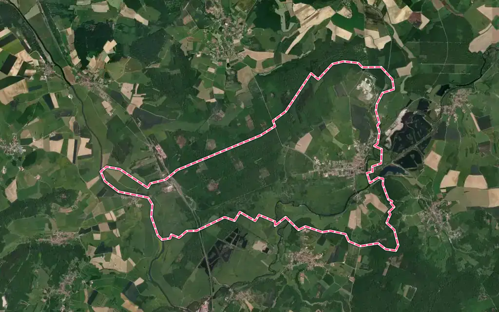 Vue satellite de Faverney avec ses contours administratifs