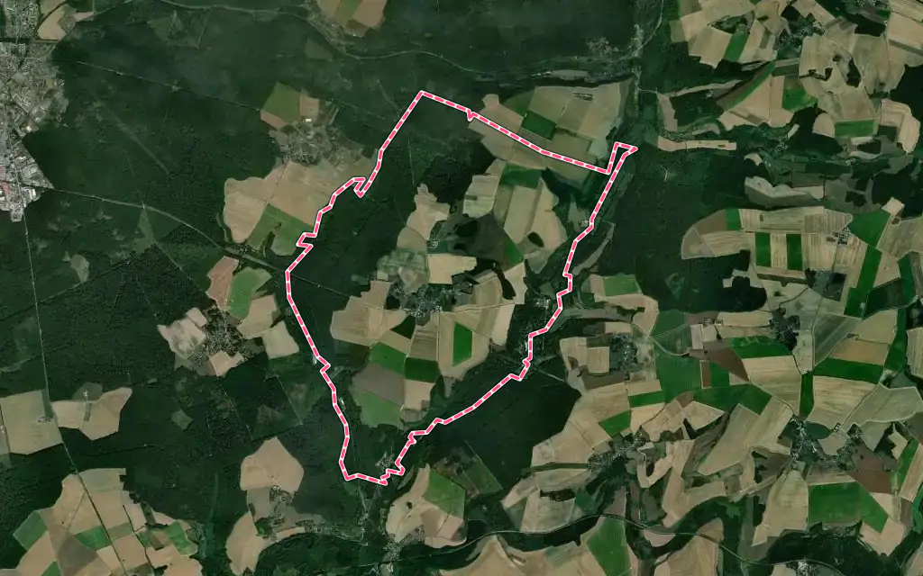 Vue satellite de Faverolles avec ses contours administratifs