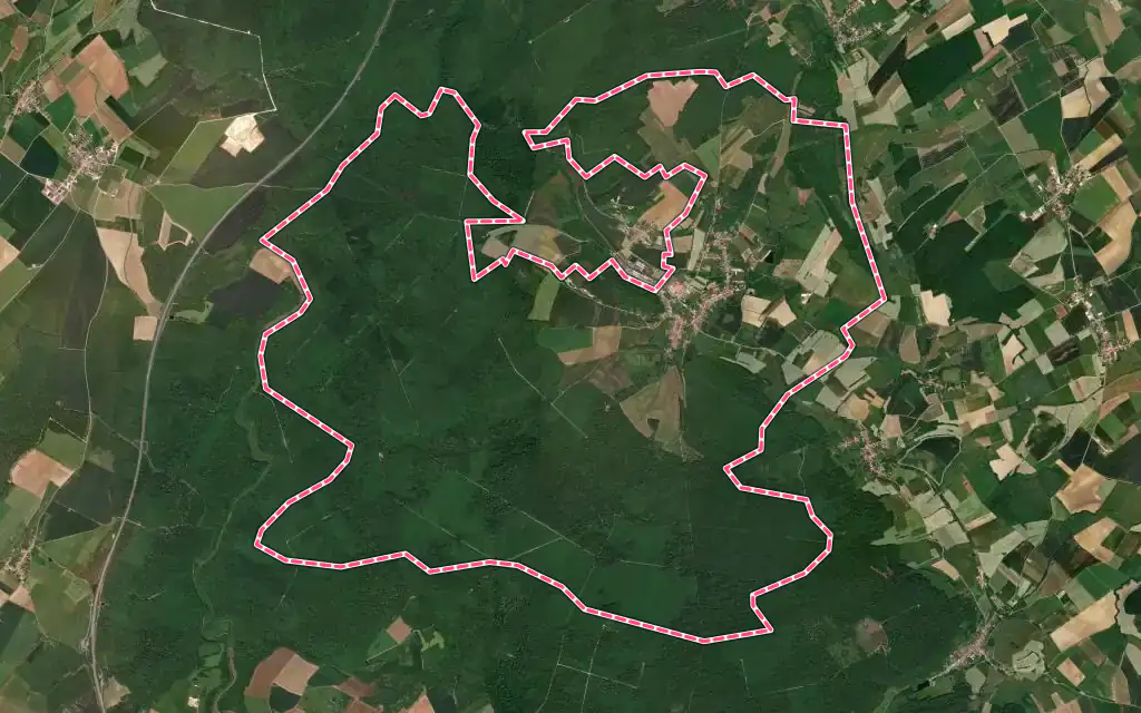Vue satellite de Favières avec ses contours administratifs