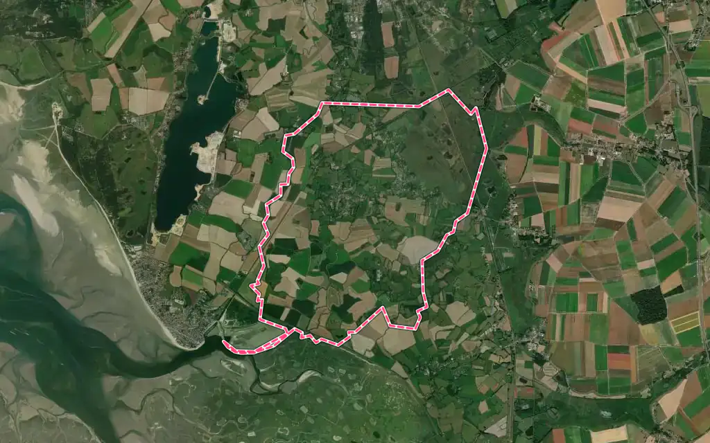 Vue satellite de Favières avec ses contours administratifs