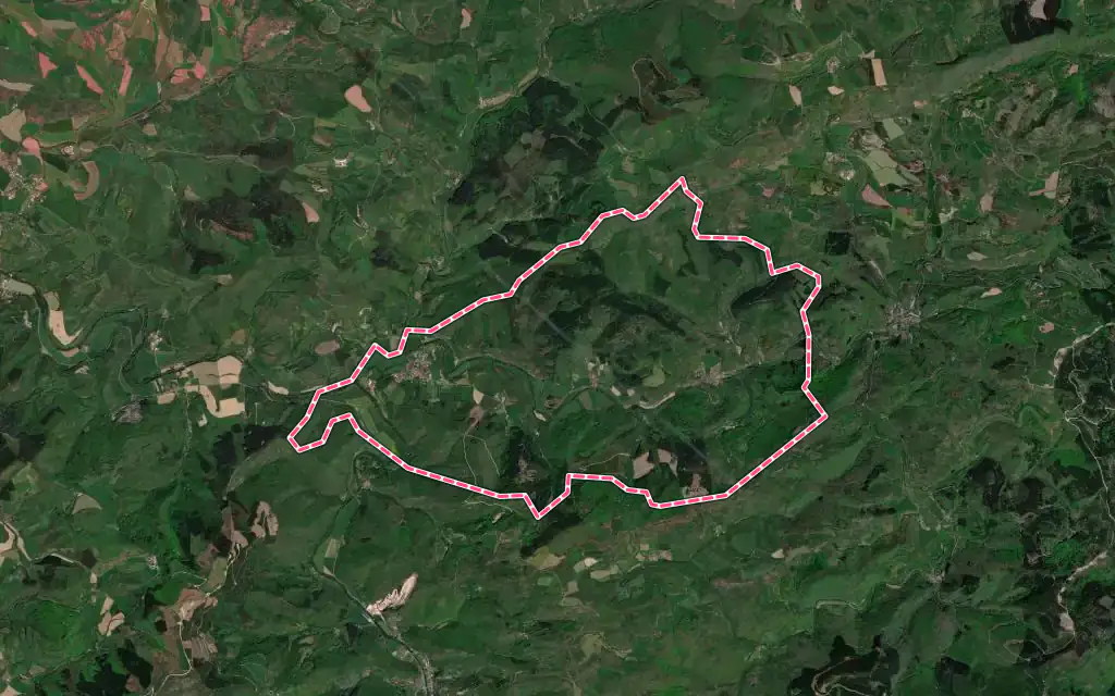 Vue satellite de Fayet avec ses contours administratifs