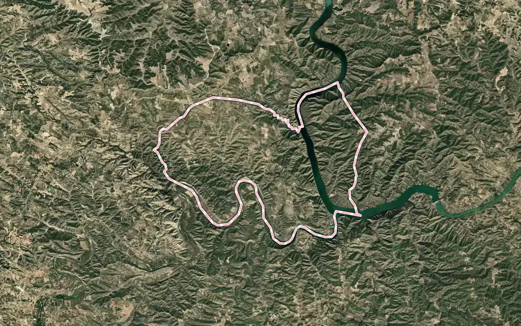 Vista satélite de Fayón / Faió con su contorno administrativo