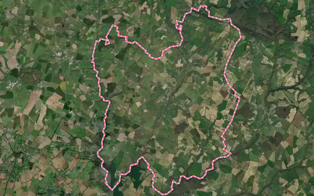 Vue satellite de Fenioux avec ses contours administratifs