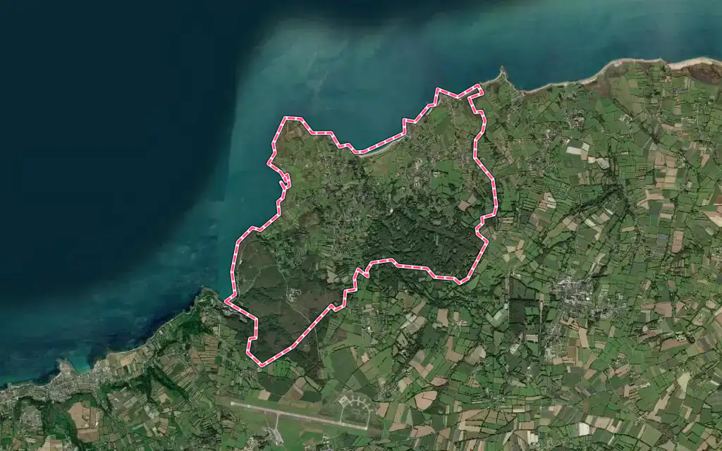 Vue satellite de Fermanville avec ses contours administratifs