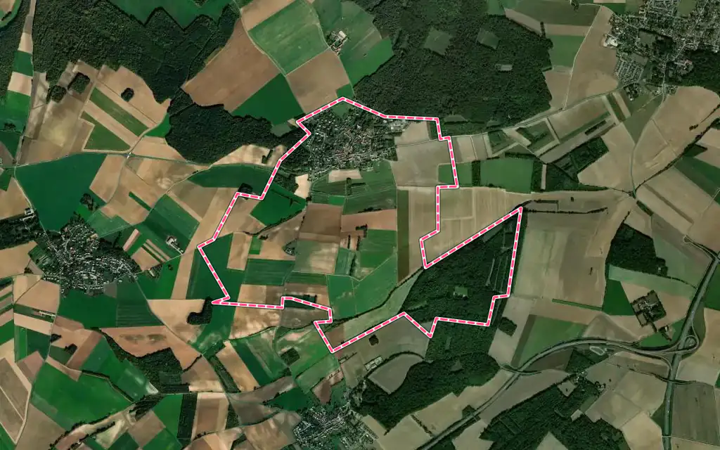 Vue satellite de Ferrières avec ses contours administratifs