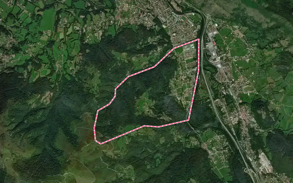 Vue satellite de Ferrières-sur-Ariège avec ses contours administratifs