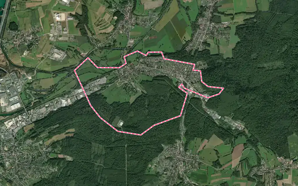 Vue satellite de Fesches-le-Châtel avec ses contours administratifs