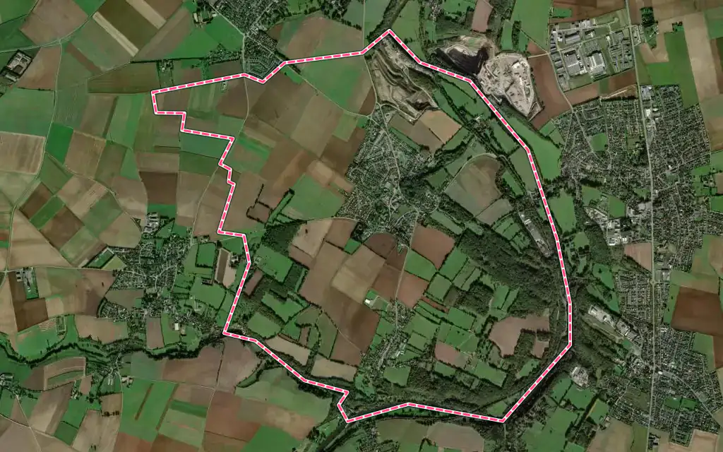 Vue satellite de Feuguerolles-Bully avec ses contours administratifs