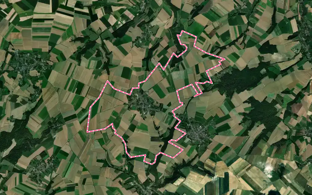 Vue satellite de Fienvillers avec ses contours administratifs