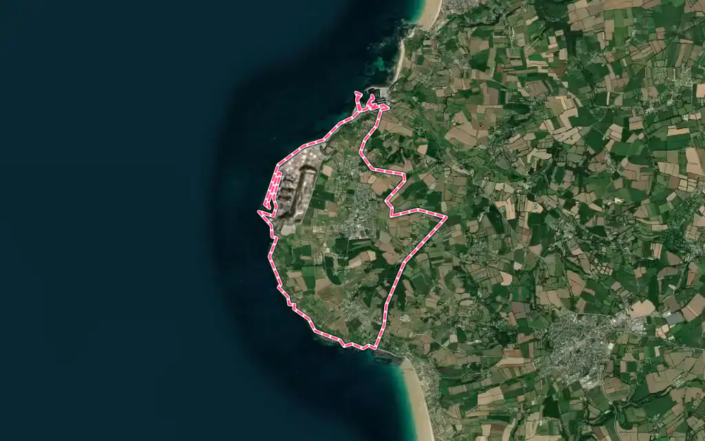 Vue satellite de Flamanville avec ses contours administratifs