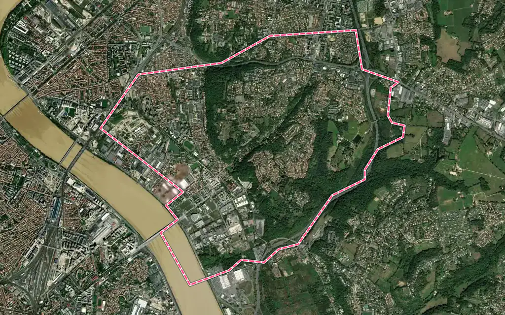 Vue satellite de Floirac avec ses contours administratifs