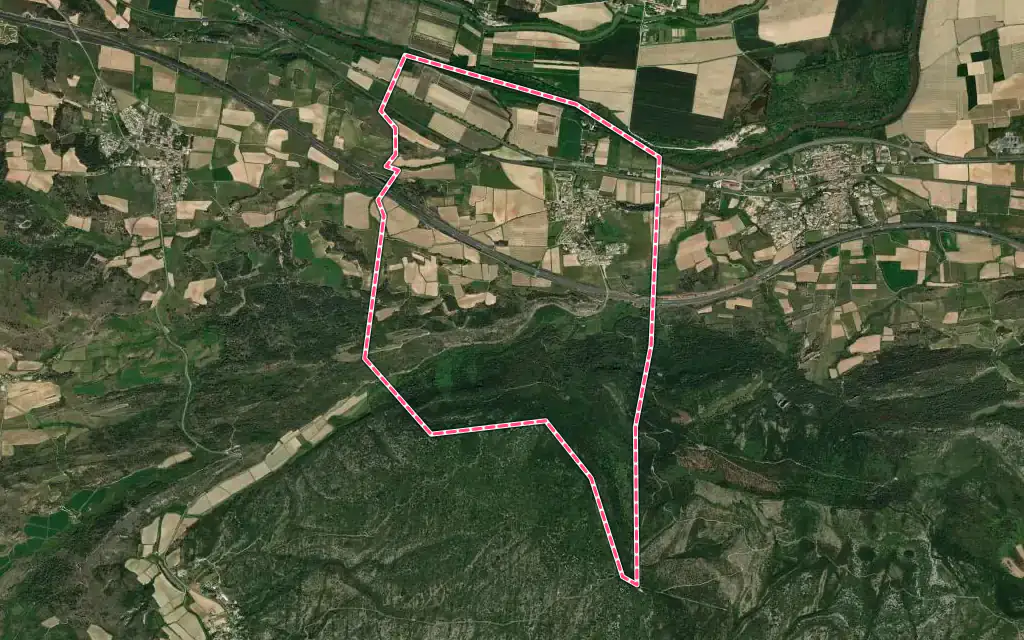 Vue satellite de Floure avec ses contours administratifs