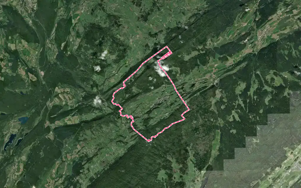 Vue satellite de Foncine-le-Haut avec ses contours administratifs