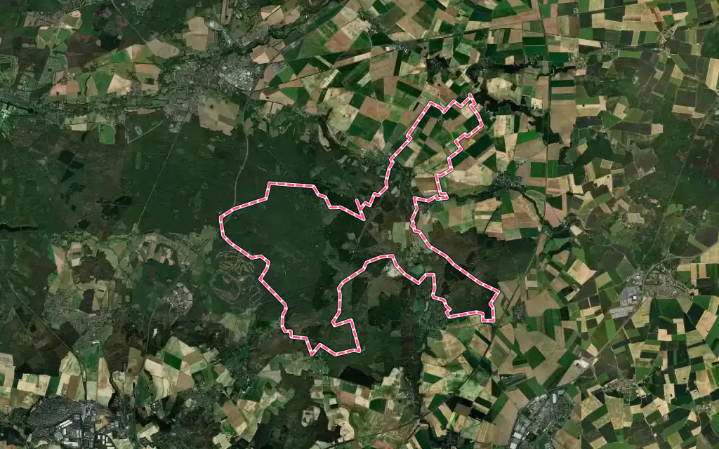 Vue satellite de Fontaine-Chaalis avec ses contours administratifs