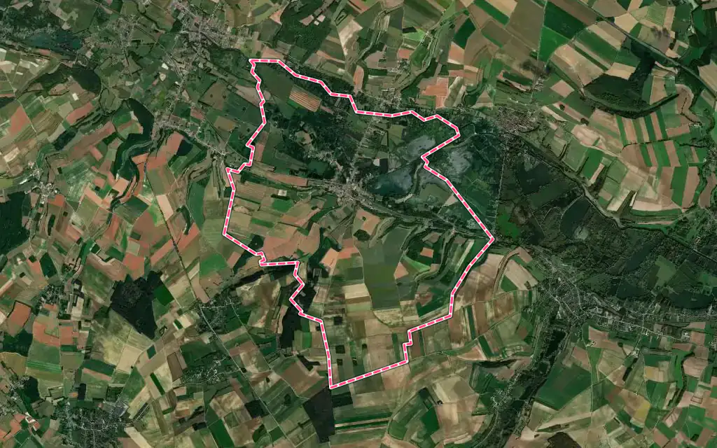 Vue satellite de Fontaine-sur-Somme avec ses contours administratifs