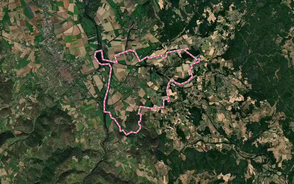 Vue satellite de Fontannes avec ses contours administratifs